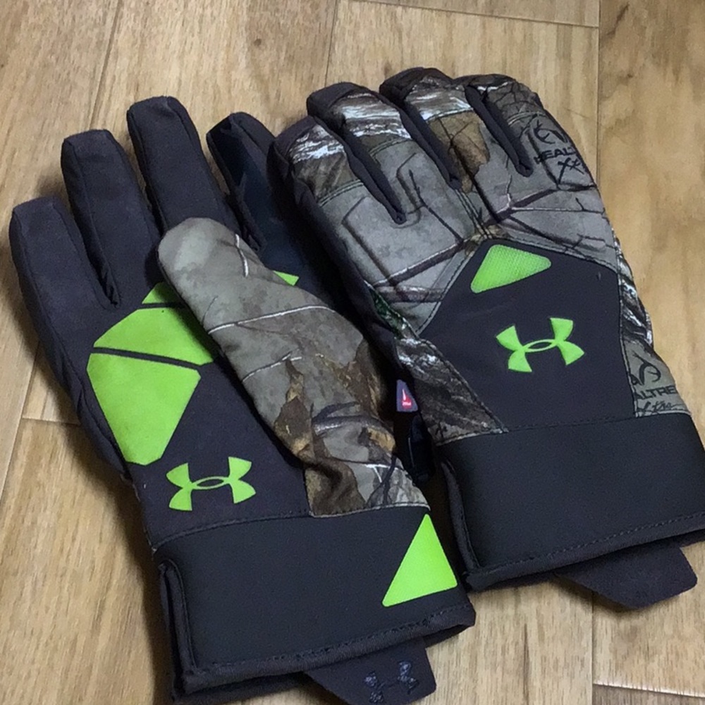 Under Armour Camo Insulated, Scent Control Hunting Gloves